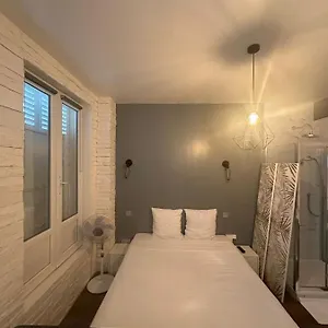 Super Location Meets Charming Studio -ecole Militaries Champ De Mars - 7th Arrondisment Apartamento