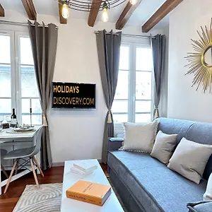  Apartment 1579 - Eiffel Tower Gem, Stylish & Unique