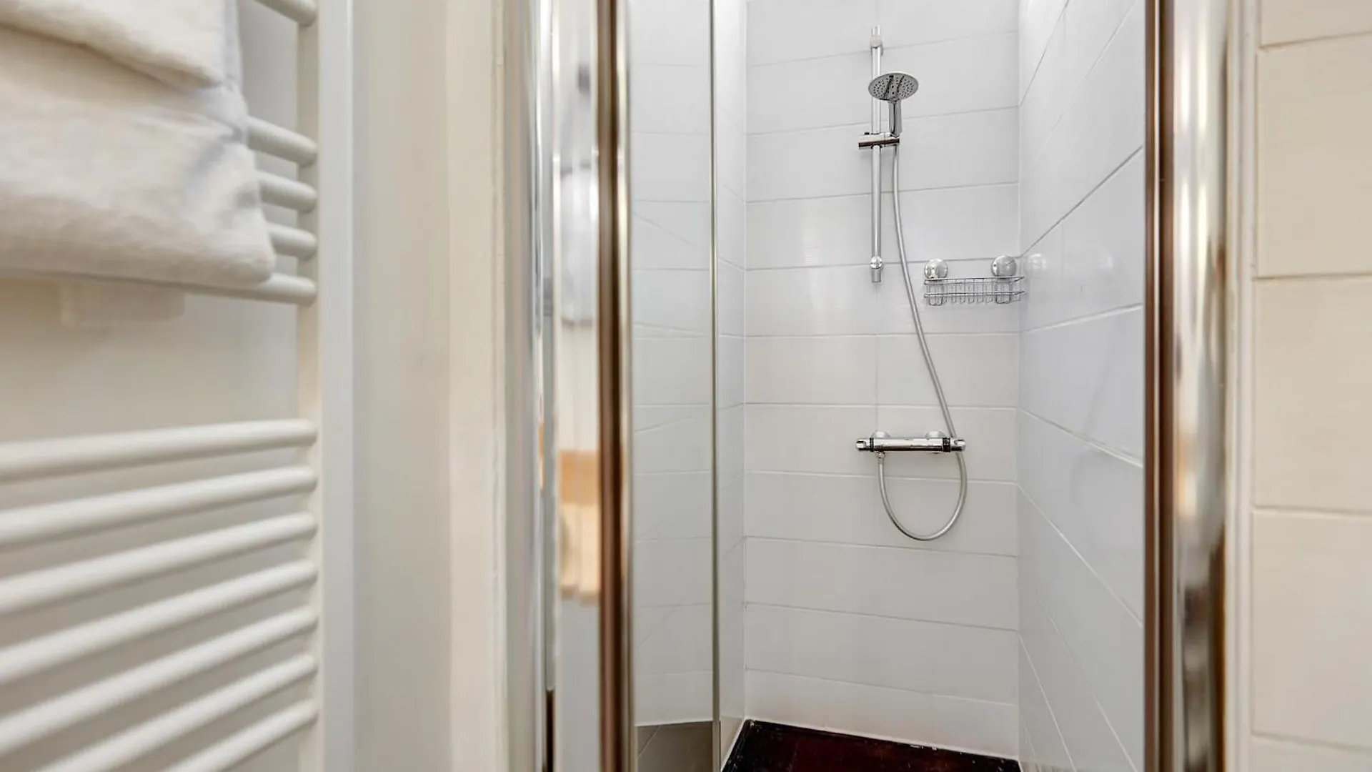 Musee D'Orsay & La Seine - 1Br - Cityapartmentstay Paris Apartment